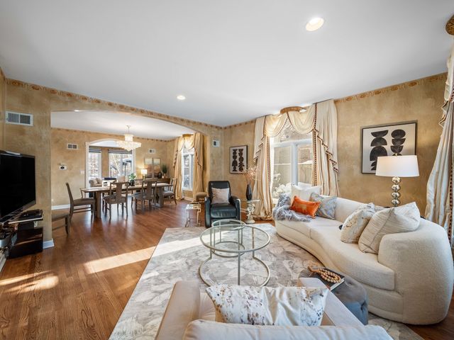 1437 Sunset Ridge Road, Glenview, IL 60025