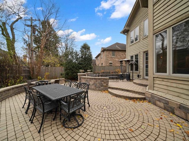 1437 Sunset Ridge Road, Glenview, IL 60025