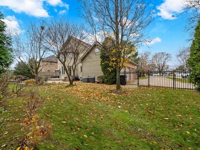 1437 Sunset Ridge Road, Glenview, IL 60025