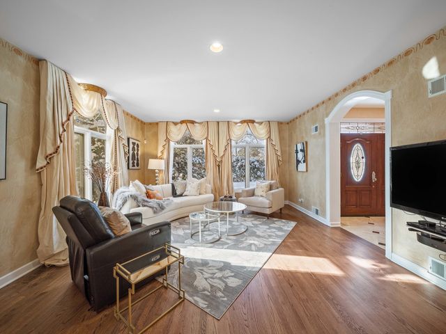 1437 Sunset Ridge Road, Glenview, IL 60025