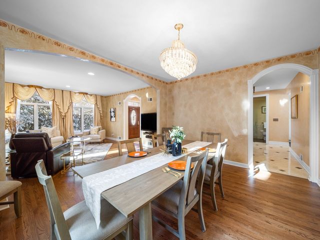 1437 Sunset Ridge Road, Glenview, IL 60025