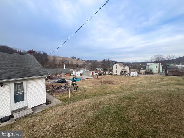 186 W RAILROAD ST, Reedsville, PA 17084