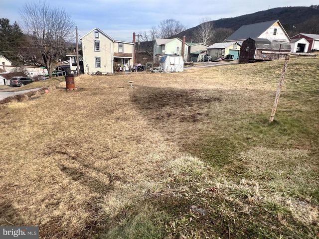 186 W RAILROAD ST, Reedsville, PA 17084