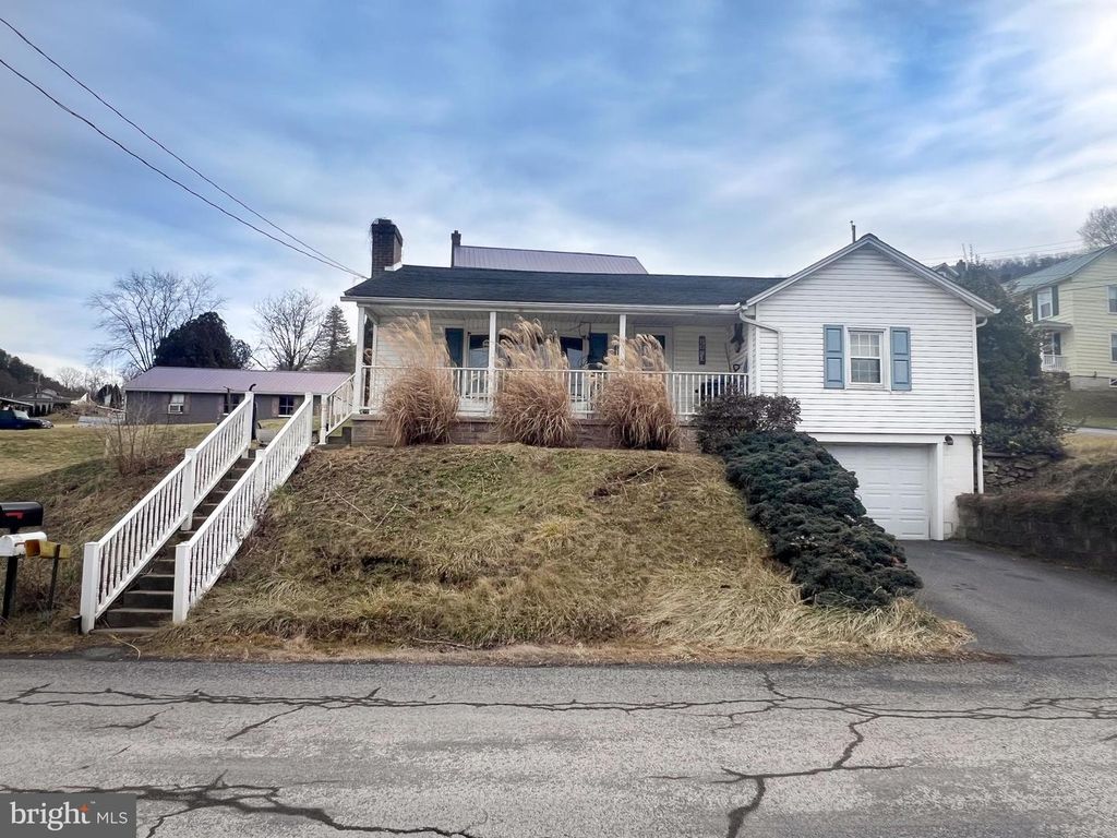 186 W RAILROAD ST, Reedsville, PA 17084