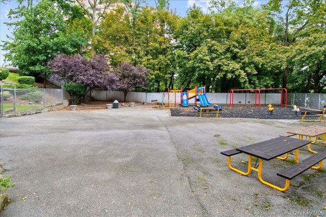 5644 Netherland Avenue 4B, Bronx, NY 10471