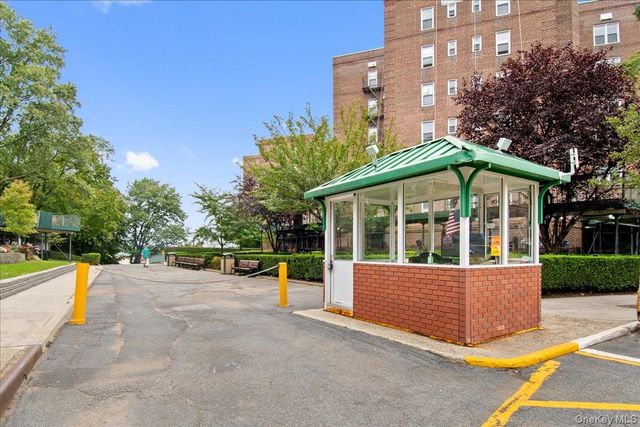 5644 Netherland Avenue 4B, Bronx, NY 10471