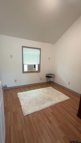 410 N Heights Blvd, Omaha, TX 75571
