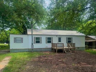 410 N Heights Blvd, Omaha, TX 75571