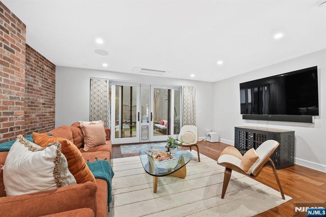 944 Bloomfield Street, Hoboken, NJ 07030