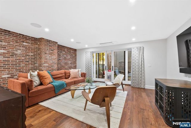 944 Bloomfield Street, Hoboken, NJ 07030