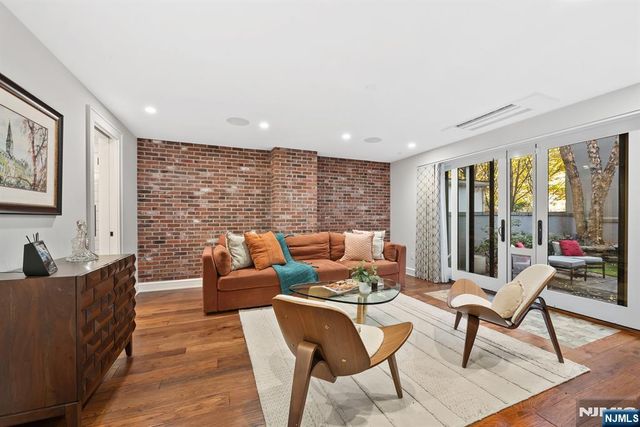 944 Bloomfield Street, Hoboken, NJ 07030