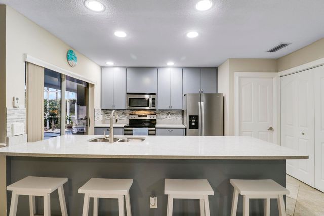 9229 Sun Terrace Circle A Circle, Palm Beach Gardens, FL 33403