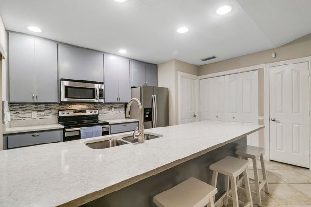 9229 Sun Terrace Circle A Circle, Palm Beach Gardens, FL 33403