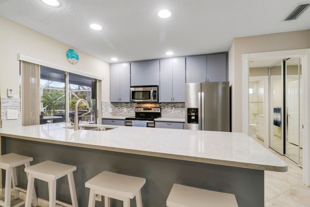 9229 Sun Terrace Circle A Circle, Palm Beach Gardens, FL 33403