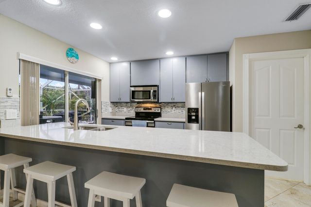 9229 Sun Terrace Circle A Circle, Palm Beach Gardens, FL 33403