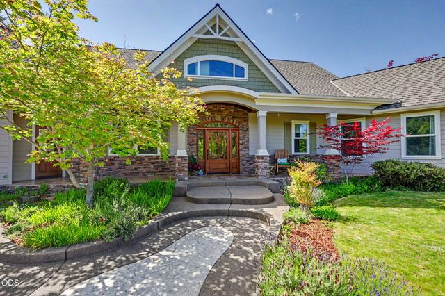 9220 Yank Gulch Road, Talent, OR 97540