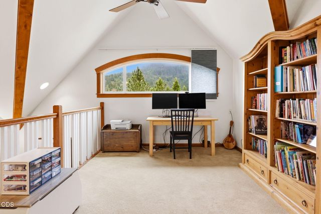 9220 Yank Gulch Road, Talent, OR 97540