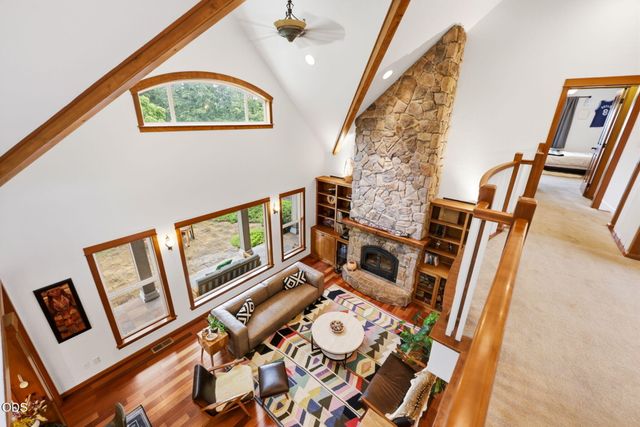 9220 Yank Gulch Road, Talent, OR 97540
