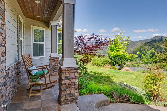 9220 Yank Gulch Road, Talent, OR 97540