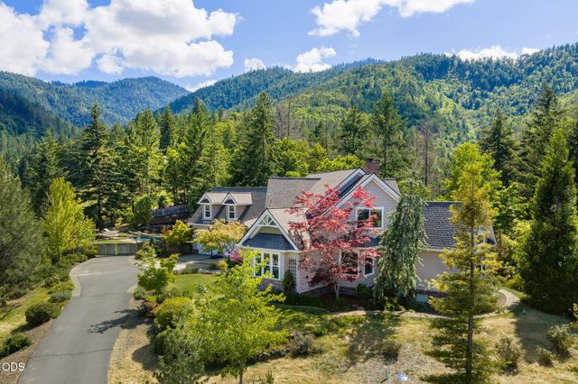 9220 Yank Gulch Road, Talent, OR 97540