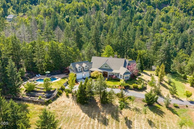 9220 Yank Gulch Road, Talent, OR 97540