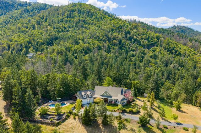 9220 Yank Gulch Road, Talent, OR 97540
