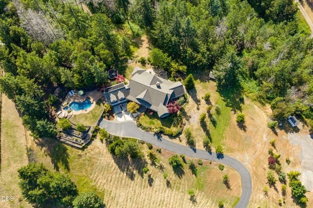 9220 Yank Gulch Road, Talent, OR 97540