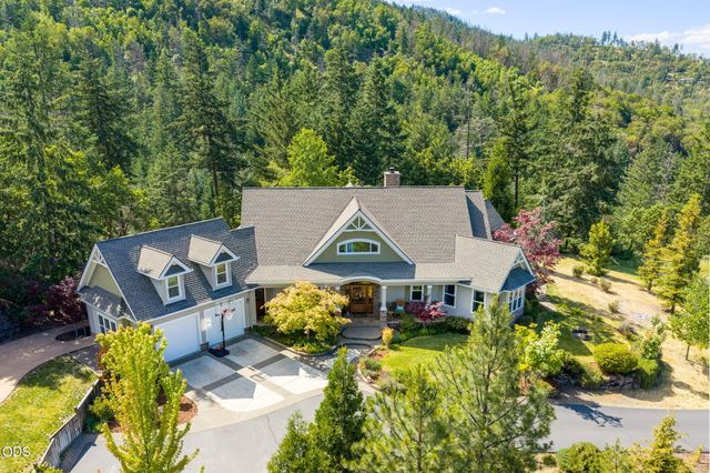 9220 Yank Gulch Road, Talent, OR 97540