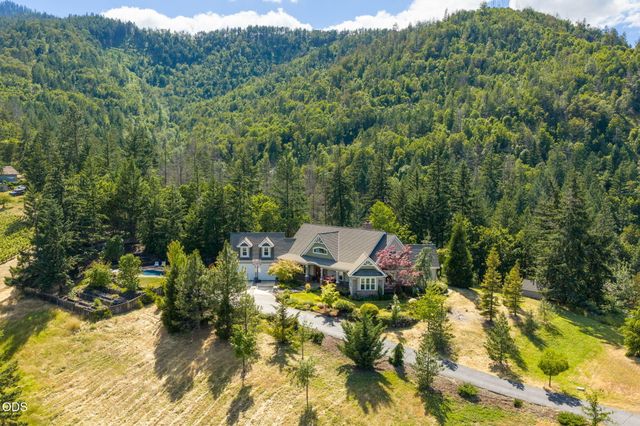 9220 Yank Gulch Road, Talent, OR 97540