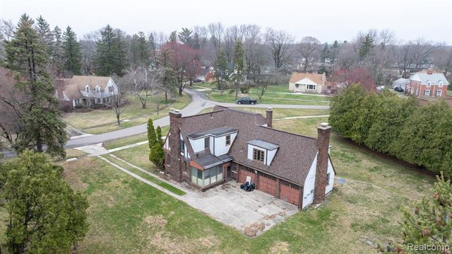 26470 Meadowood Court, Lathrup Village, MI 48076