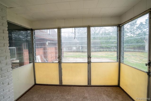 26470 Meadowood Court, Lathrup Village, MI 48076