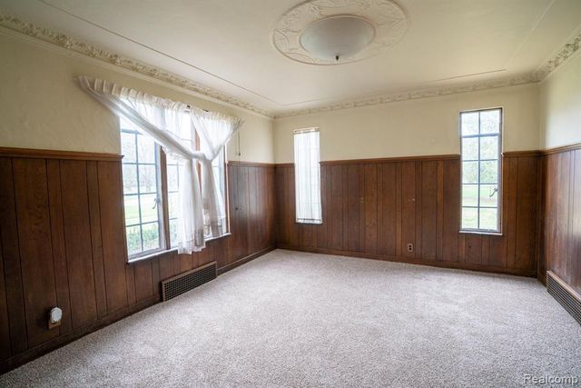 26470 Meadowood Court, Lathrup Village, MI 48076