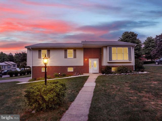 61 SHERATON DRIVE, Carlisle, PA 17013
