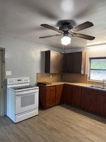 5841 SE BABB ROAD, Belleview, FL 34420