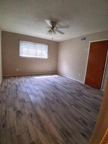 7205 Beechnut Street A, Houston, TX 77074