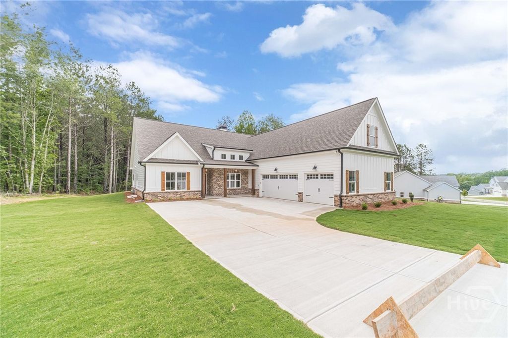 215 Pinewood Drive, Covington, GA 30014
