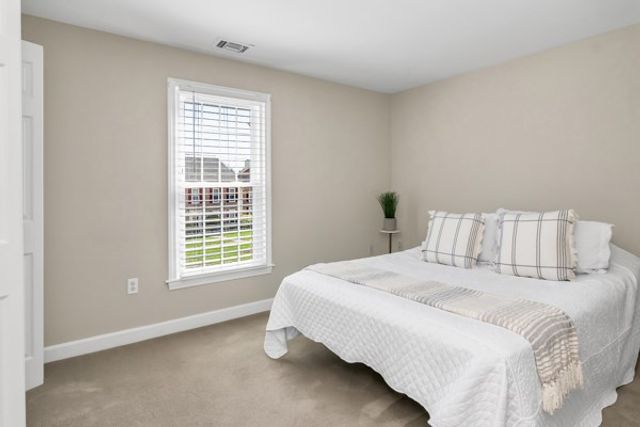 35 Essex Green Lane D, Peabody, MA 01960