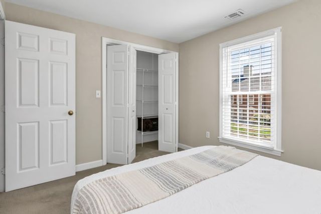 35 Essex Green Lane D, Peabody, MA 01960