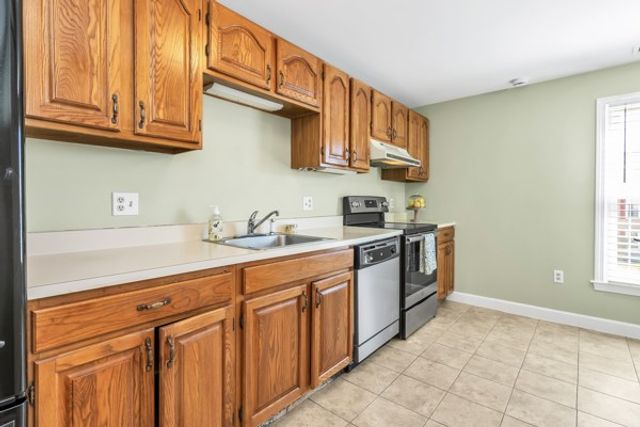 35 Essex Green Lane D, Peabody, MA 01960