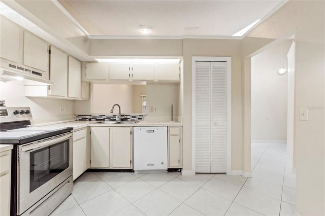 623 RED OAK CIRCLE 121, Altamonte Springs, FL 32701