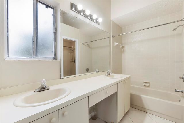 623 RED OAK CIRCLE 121, Altamonte Springs, FL 32701