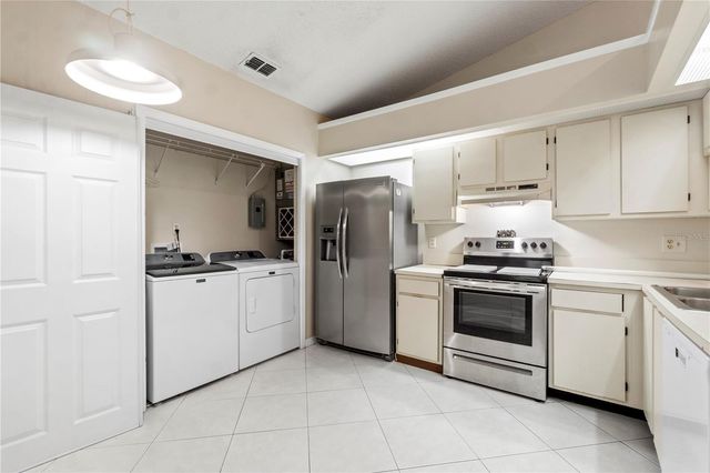 623 RED OAK CIRCLE 121, Altamonte Springs, FL 32701