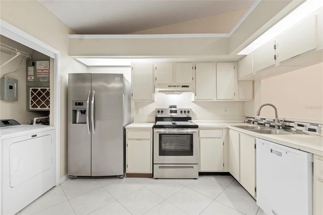 623 RED OAK CIRCLE 121, Altamonte Springs, FL 32701