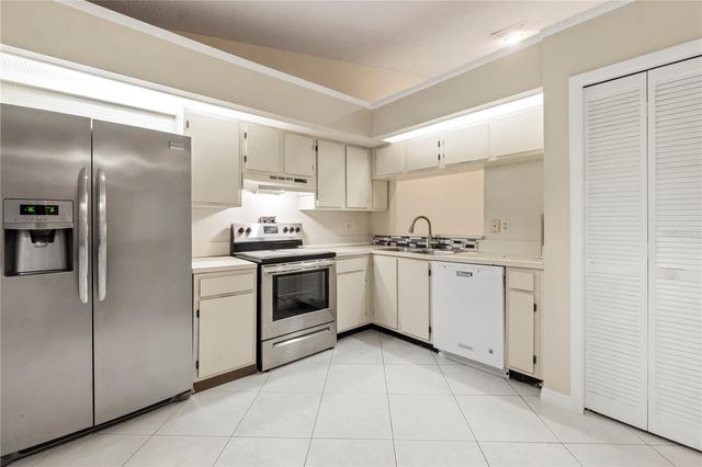 623 RED OAK CIRCLE 121, Altamonte Springs, FL 32701