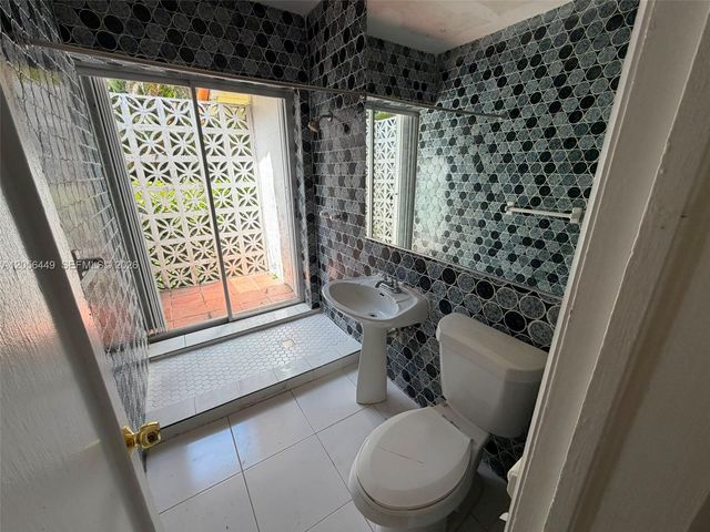 1540 Dorado Ave, Coral Gables, FL 33146