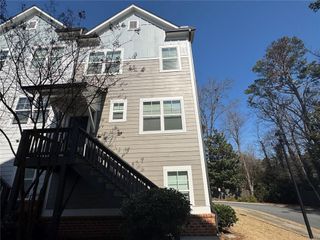 3805 Oxford Circle, Doraville, GA 30340