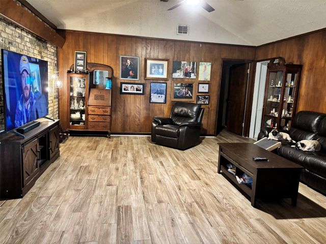 2001 Lamar Drive, Richmond, TX 77469
