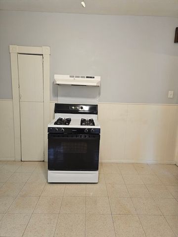 404 Stevens Street 2, Lowell, MA 01851