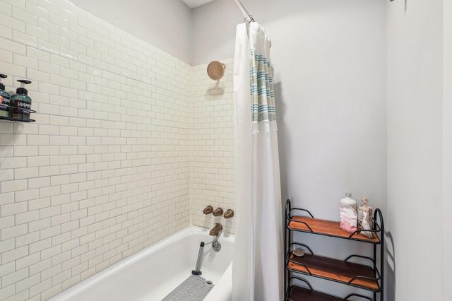 213 Lido ST N2, Lakeway, TX 78734