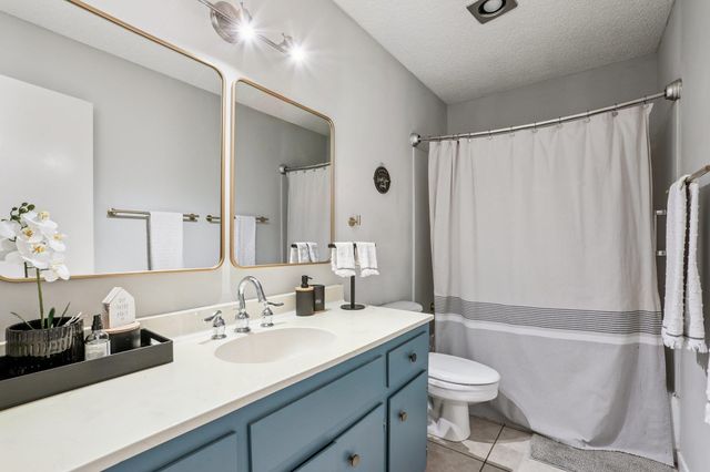 213 Lido ST N2, Lakeway, TX 78734